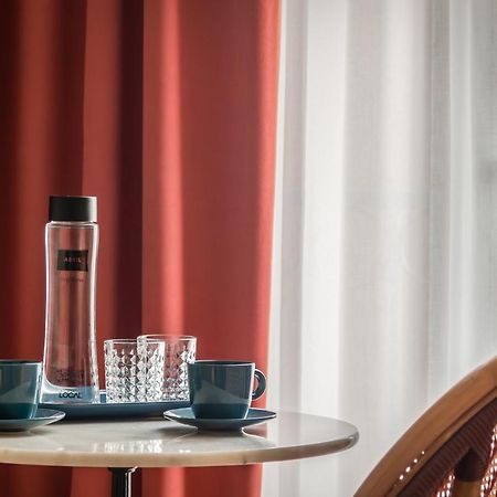 Bypillow Residence Abril Sevilla Bagian luar foto