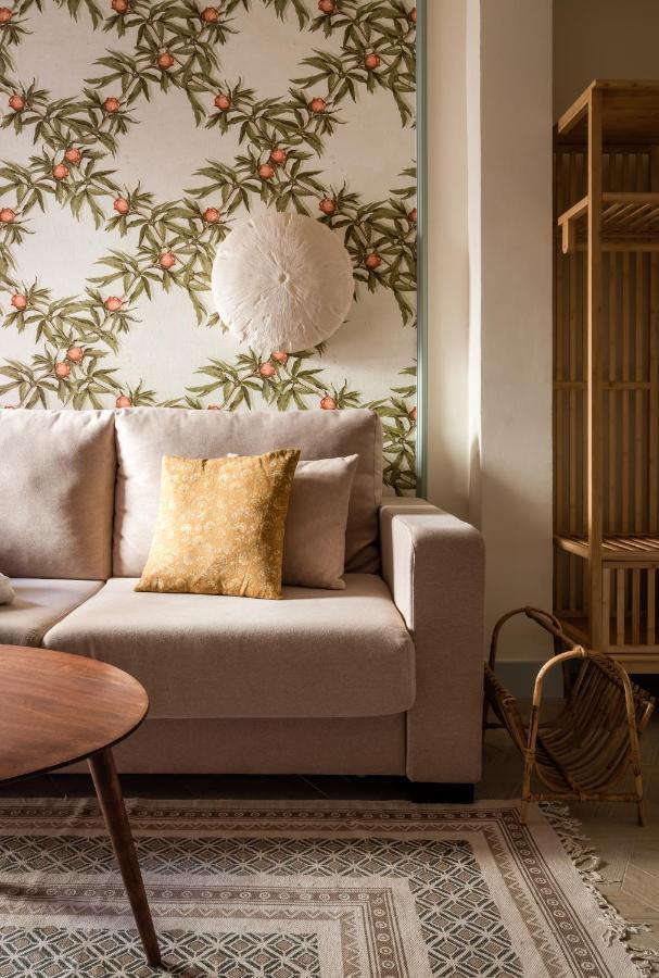 Bypillow Residence Abril Sevilla Bagian luar foto