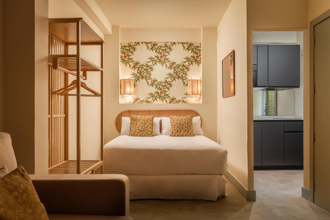 Bypillow Residence Abril Sevilla Bagian luar foto