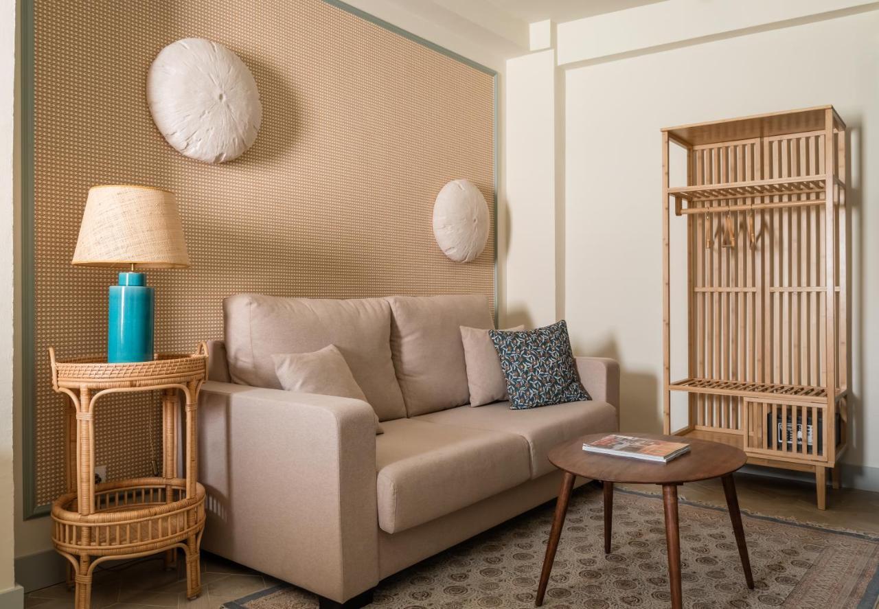 Bypillow Residence Abril Sevilla Bagian luar foto